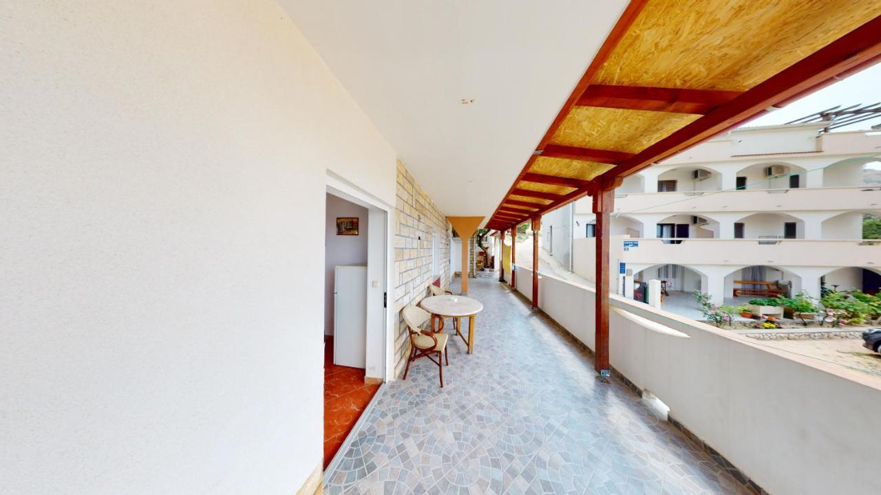 Jaska & Jelica House Apartments Metajna Extérieur photo